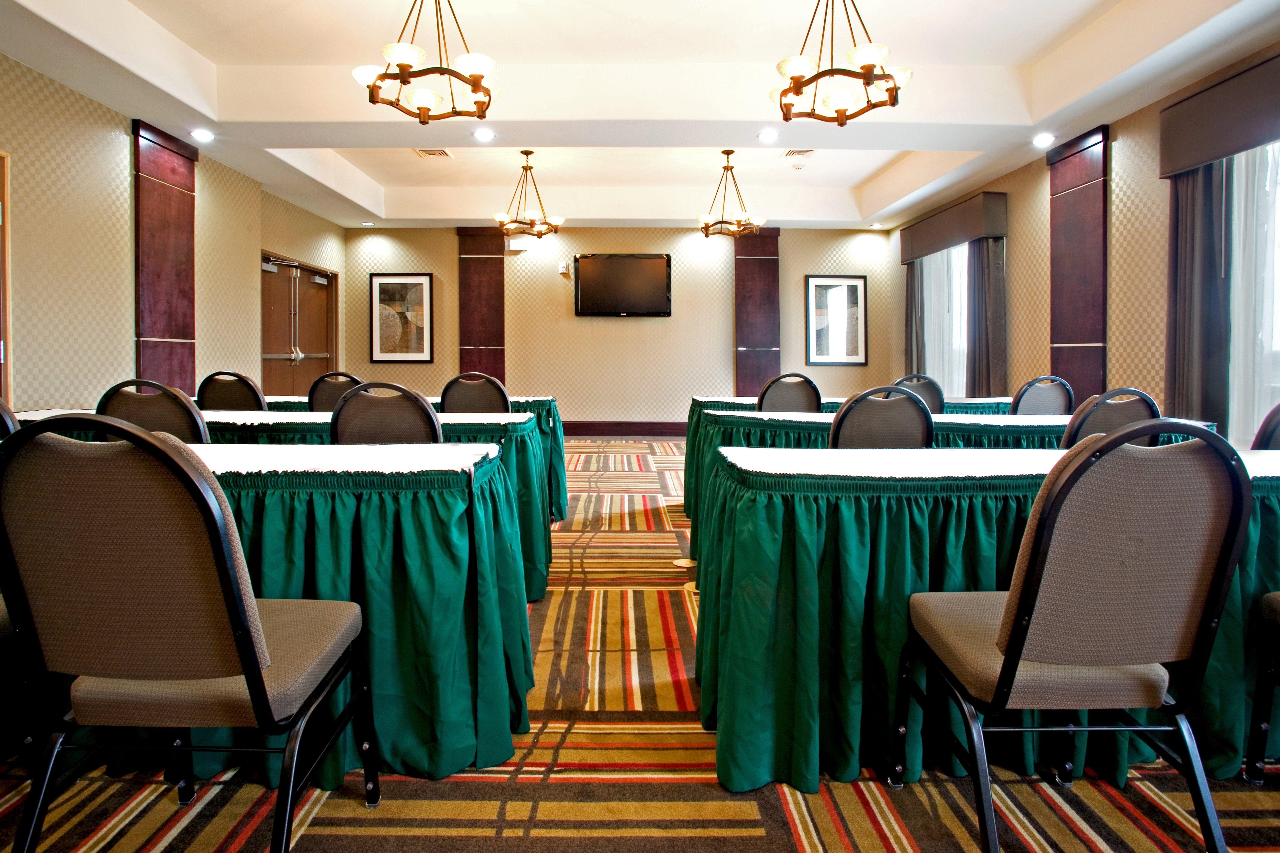 Holiday Inn Express And Suites Beeville By Ihg Екстериор снимка