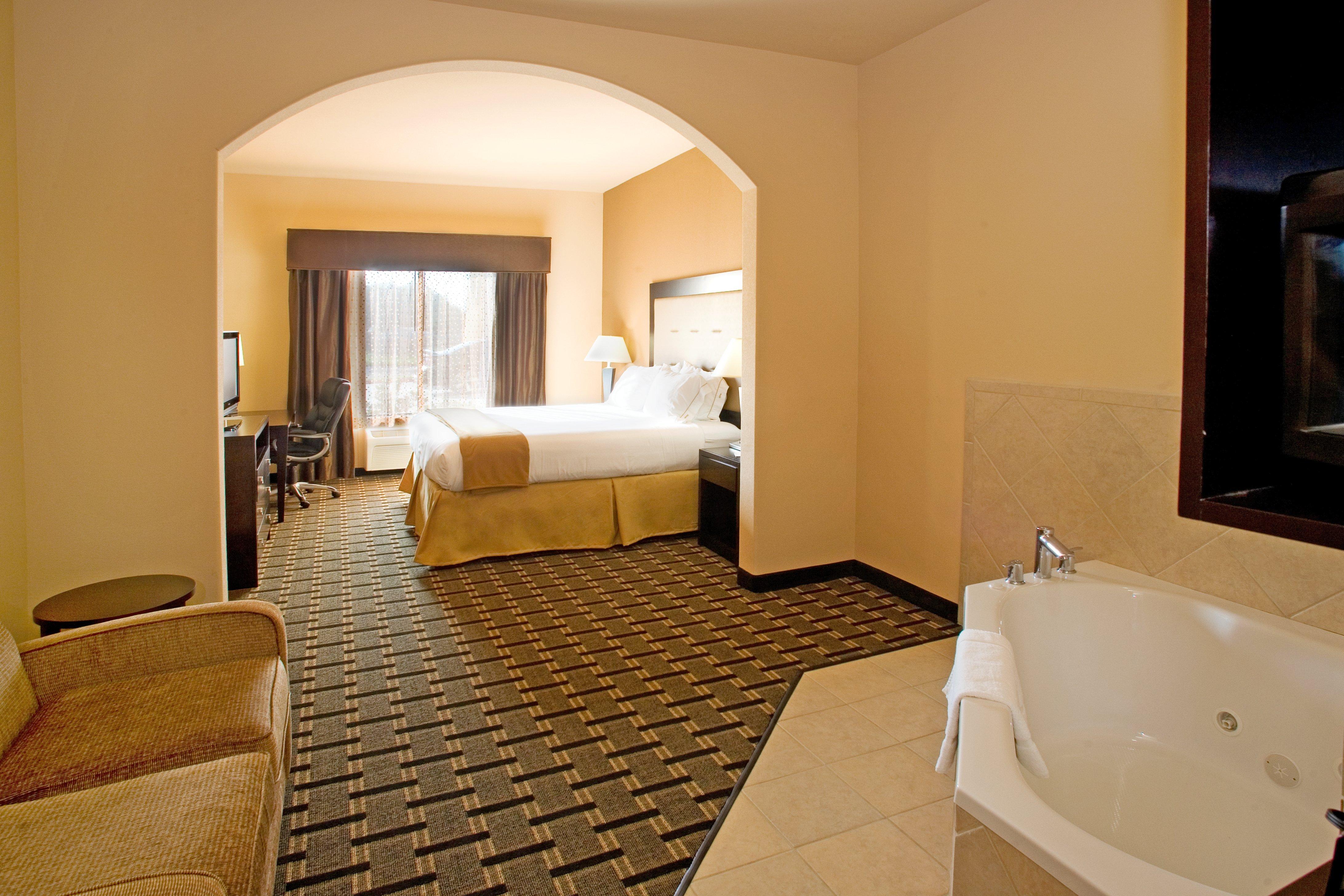 Holiday Inn Express And Suites Beeville By Ihg Екстериор снимка