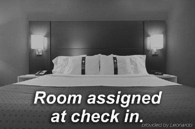 Holiday Inn Express And Suites Beeville By Ihg Екстериор снимка